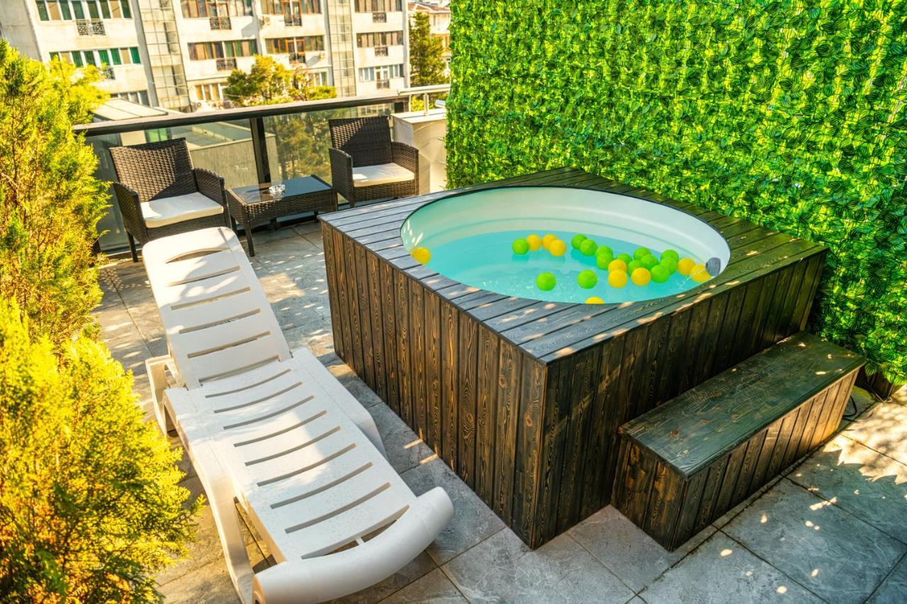 Bg Palace Hotel Tbilisi Bagian luar foto