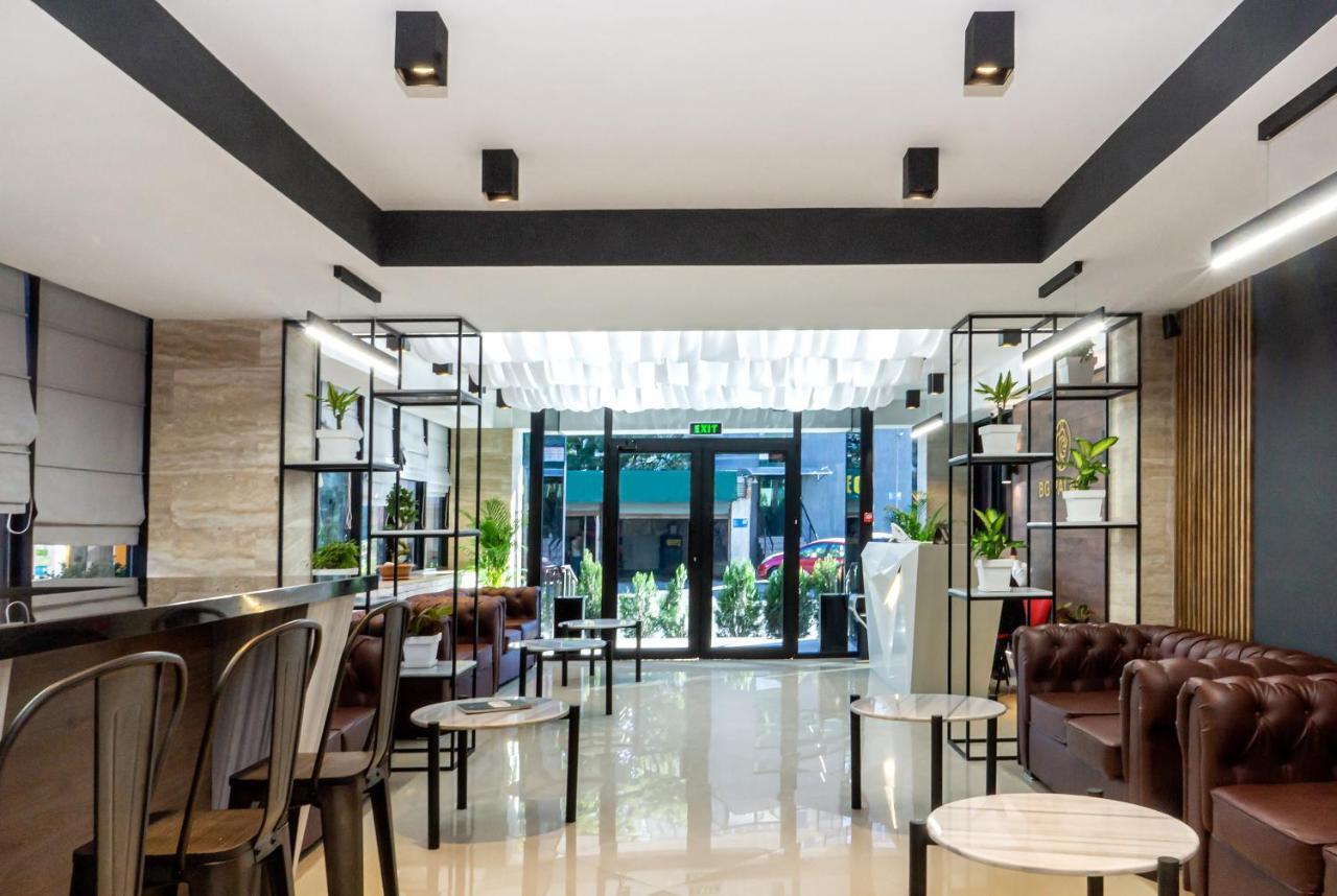 Bg Palace Hotel Tbilisi Bagian luar foto