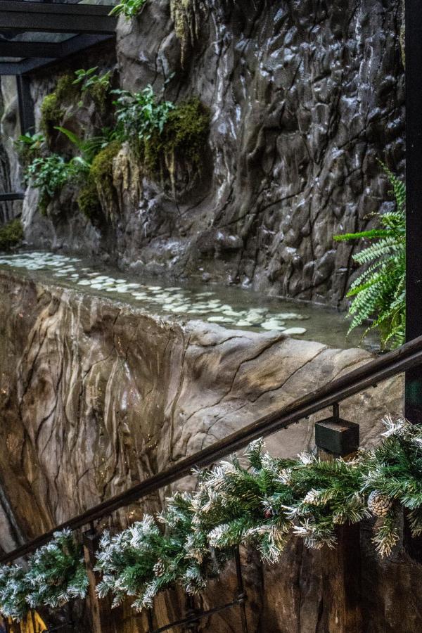 Bg Palace Hotel Tbilisi Bagian luar foto