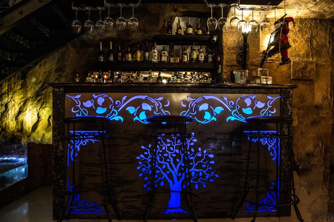 Bg Palace Hotel Tbilisi Bagian luar foto