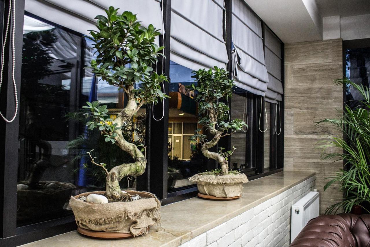 Bg Palace Hotel Tbilisi Bagian luar foto
