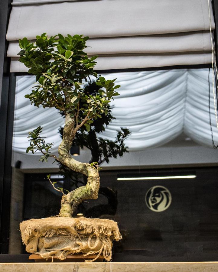Bg Palace Hotel Tbilisi Bagian luar foto