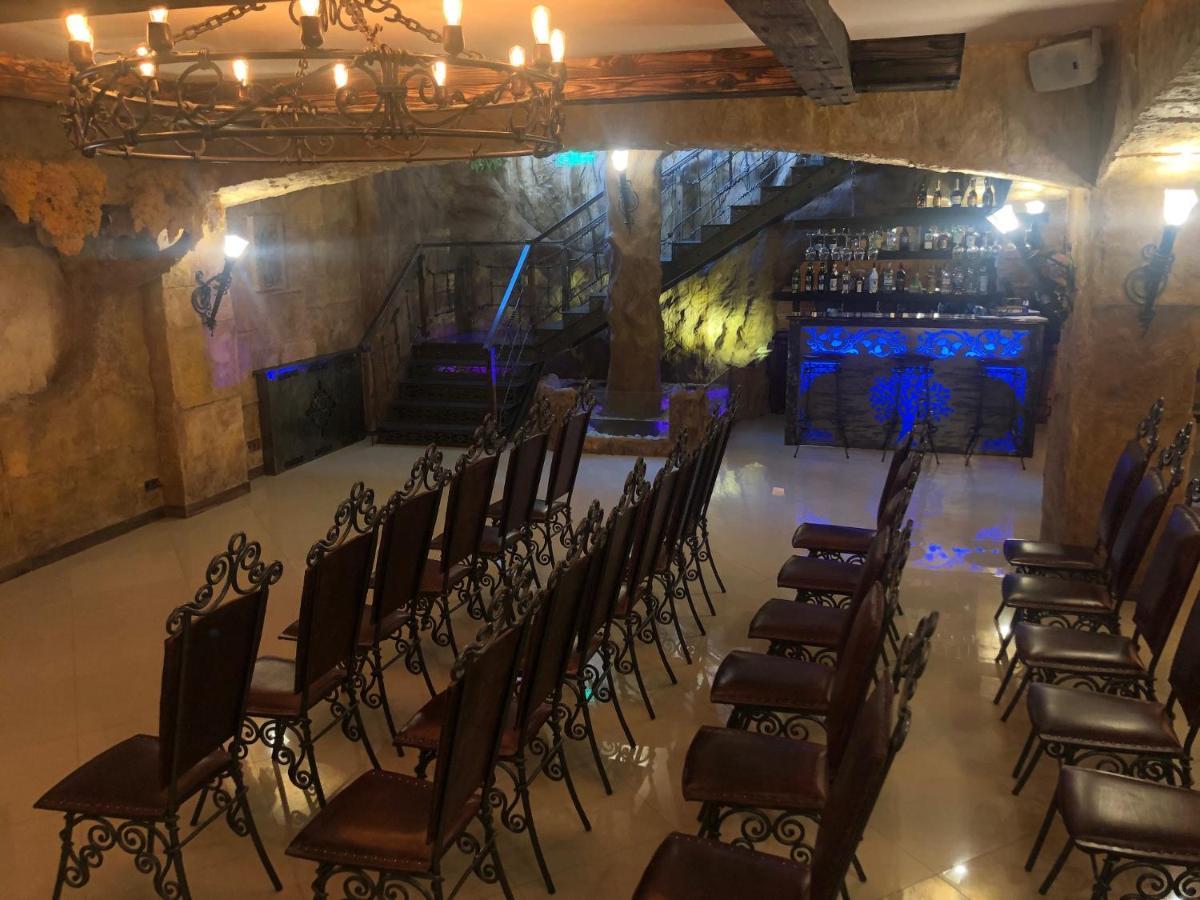 Bg Palace Hotel Tbilisi Bagian luar foto